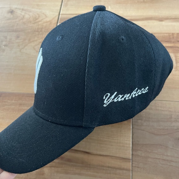 Yankees Baseball Cap - Picture 3 of 4